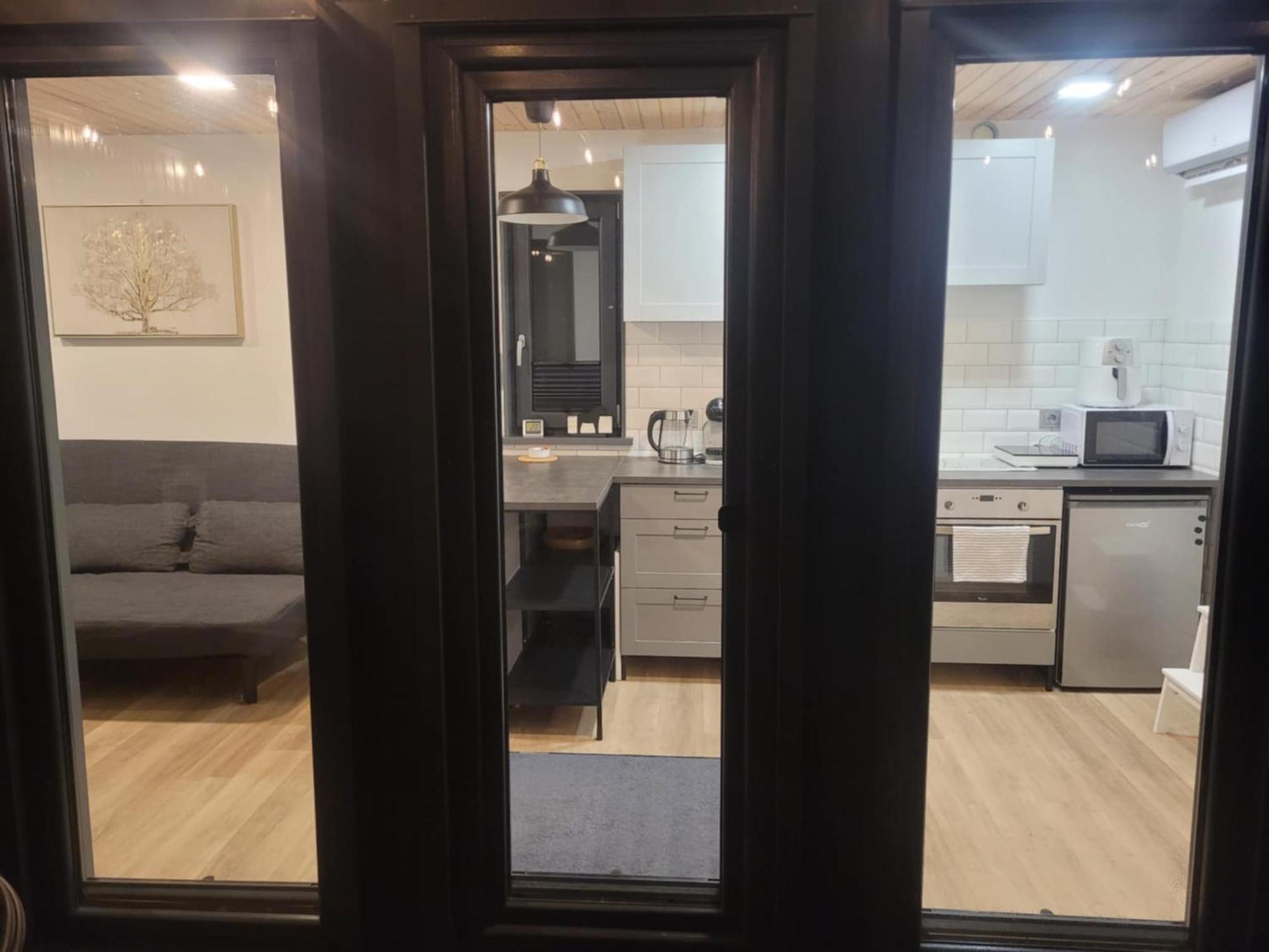 Tiny House Apartment *